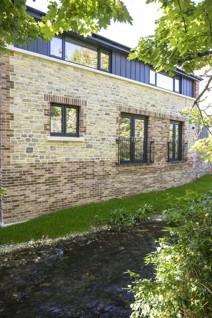 Holloway Road House by river