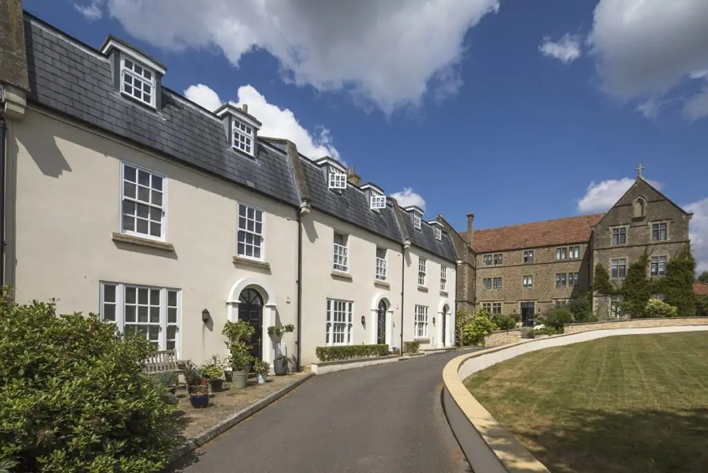 Wincanton Priory-1-Rendered terrace